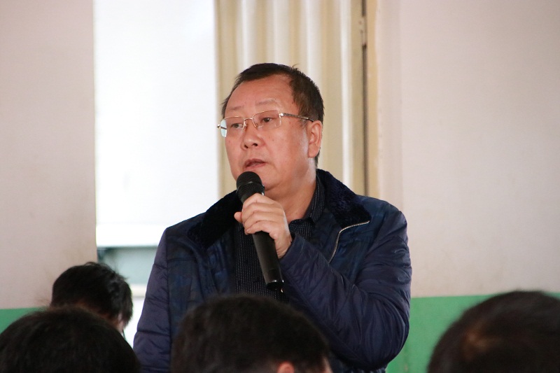 王金平老师作专题讲座.JPG